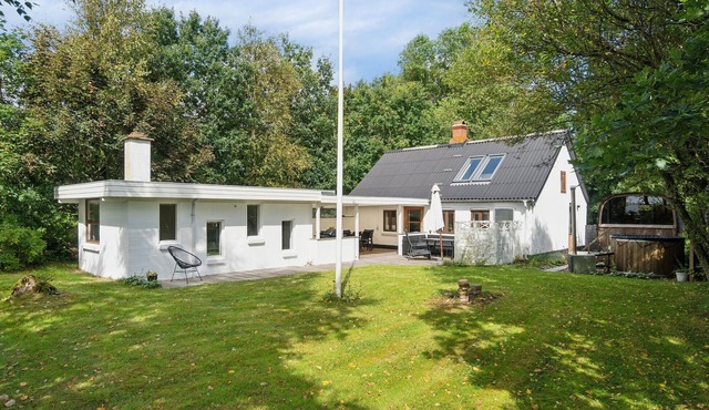 Lovely home in Thyholm with sauna