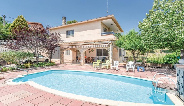 Lovely home in Tordera
