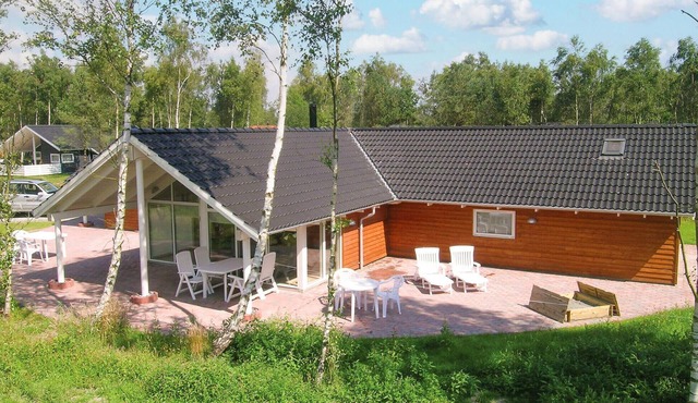 Lovely home in Væggerløse with sauna