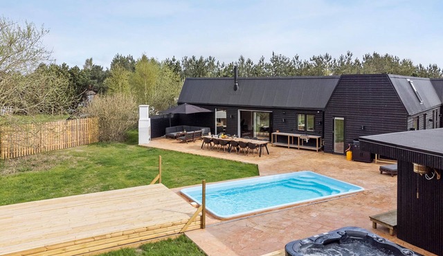 Lovely home in Væggerløse with sauna