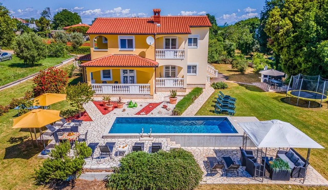 Lovely home in Valtura
