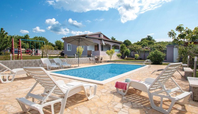 Lovely home in Valtura
