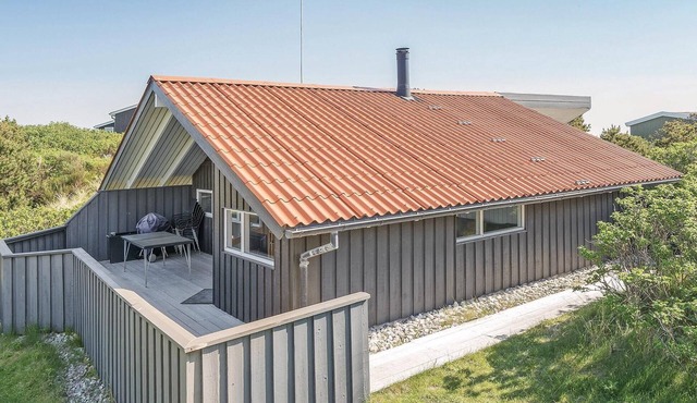 Lovely home in Vejers Strand with sauna