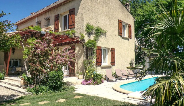 Lovely home in Vedène