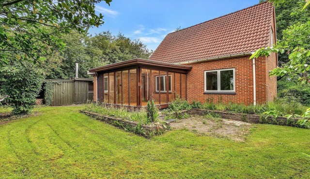 Lovely home in Vemb with house sea view