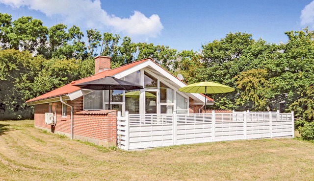 Lovely home in Vestervig with WiFi