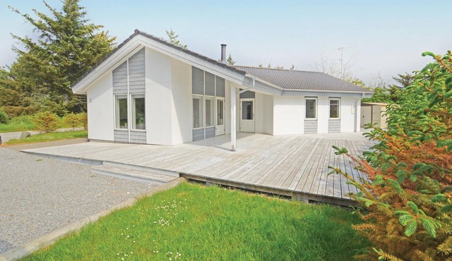 Lovely home in Vestervig with sauna