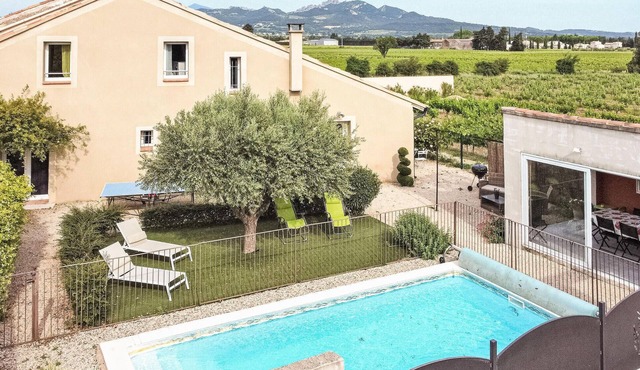 Lovely home in Violès
