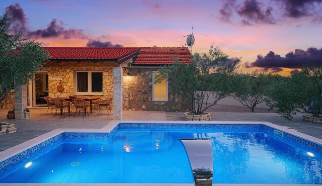 Lovely home in Vodice