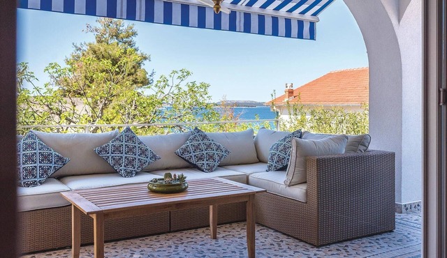 Lovely home in Zaboric with WiFi