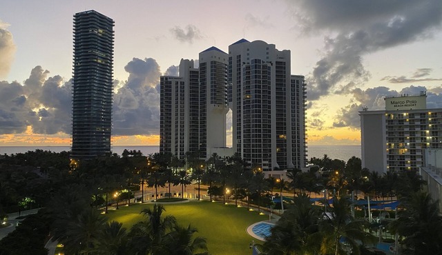 Lovely Home! Paradise at Sunny Isles Beach! 2BD/2BTH Ocean View Beach Condo.