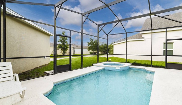 Lovely Home w/private pool near Disney & Universal