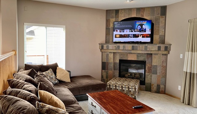 Lovely home with 4 beds in Urbandale