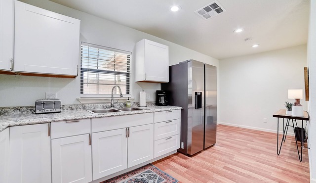 Lovely home with a deck, firepit, washer/dryer & AC - dog-friendly