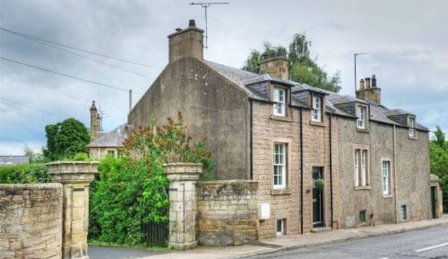 Lovely home with garden located centrally in Kelso, Scottish Borders