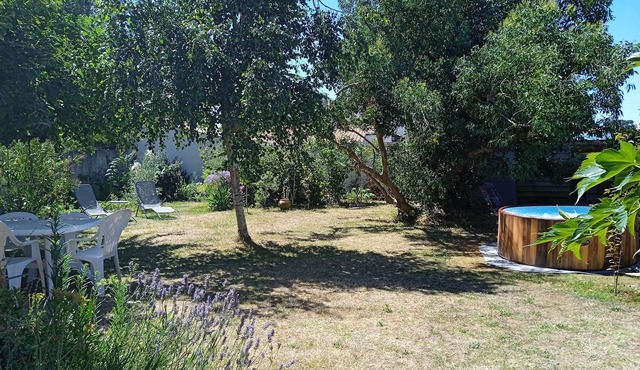Lovely house with jacuzzi 500m from town center
