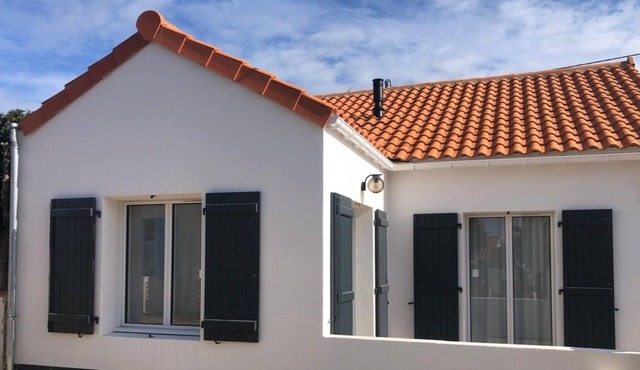 Lovely house in private alley, walking distance from beach and shopping street