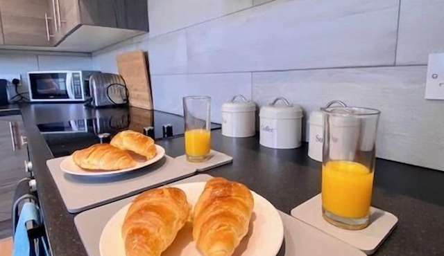 Lovely House - 4 bedrooms all with en-suite