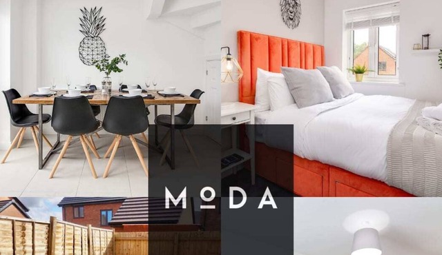 Lovely house! CLOSE TO AIRPORT & NEC - Can sleep 12! - w/Parking, Netflix & PS4