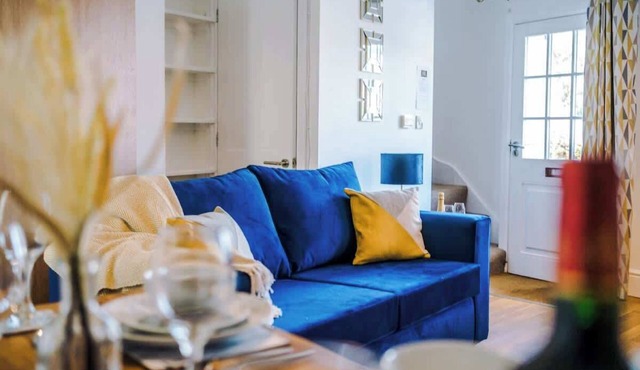 Lovely house, great location, perfect for couples!