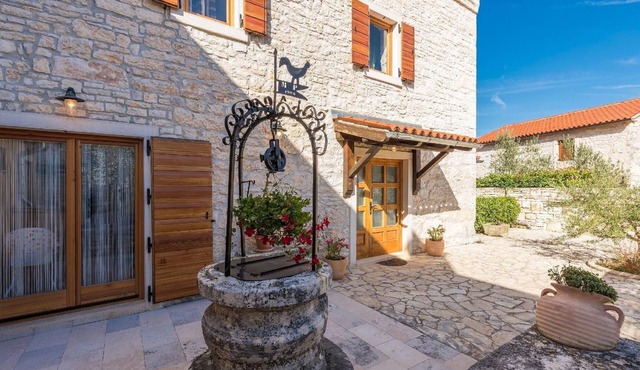 Lovely House in Peresiji with Barbecue and Terrace
