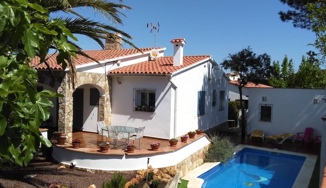 Lovely House - Pool/Garden/Wi-Fi - Casa Palmera