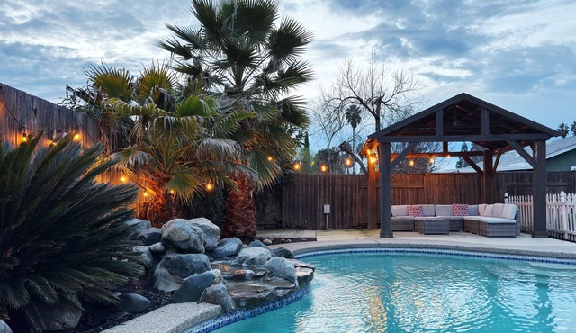 ⛱ ⛱ Lovely house with nice POOL & Backyard ⛱ ⛱