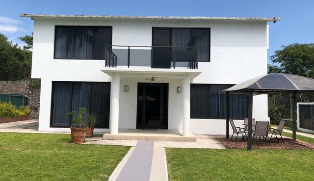 Lovely house with private garden and pool near Cuernavaca in Xochitepec Morelos