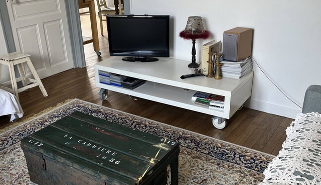 Lovely inner-city apartment. View of the cathedral.