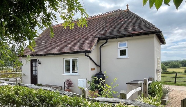 Lovely Kent Cottage With Rural Medway Views
