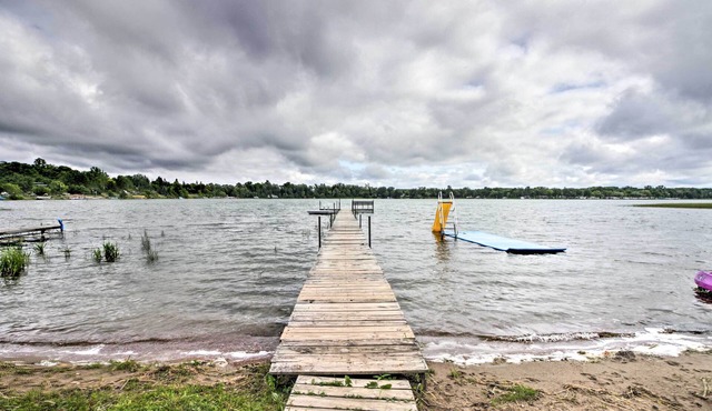 Lovely Lake Cabin: Boat Rentals & On-Site Bar