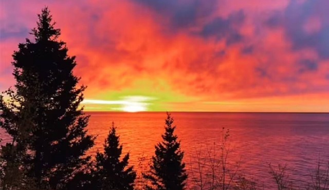 Lovely Lake Superior Waterfront Townhome, Tofte, North Shore of MN.