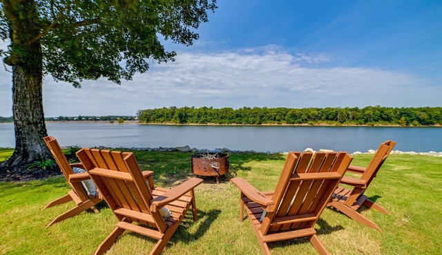 Lovely Lakefront Apartment w/Boat Ramp Access