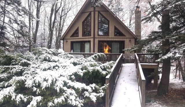 Lovely Lakefront Chalet!