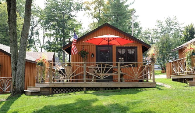 Lovely Lakefront Cabin Rental for Five Guests in West Branch, Michigan