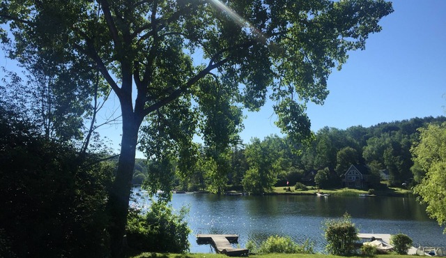 Lovely Lakefront Cottage, Peaceful Setting, Hiking And More