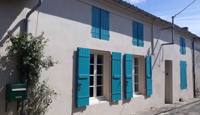 Lovely Large Charentaise House Near Shops For Families Or Couple