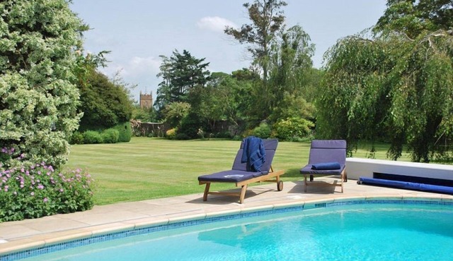 Lovely large manor house - sleeps 20/22 guests in 10 bedrooms