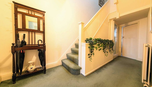 Lovely Large St Annes Maisonette with Roof Garden