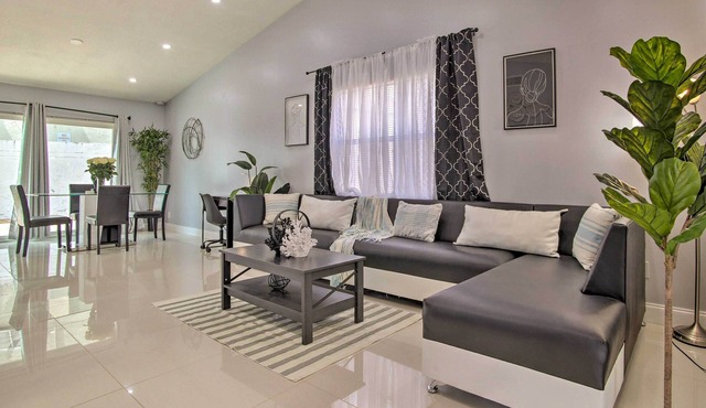 Lovely Lauderhill Retreat < 12 Mi to Beach!