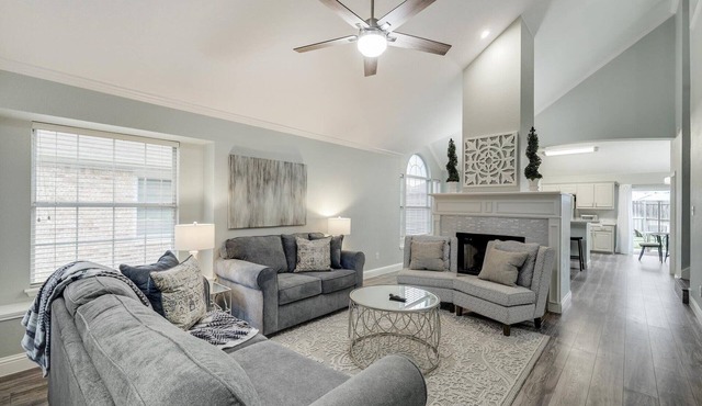 Lovely Lewisville great location minutes to Denton, Flower Mound, & The Colony!