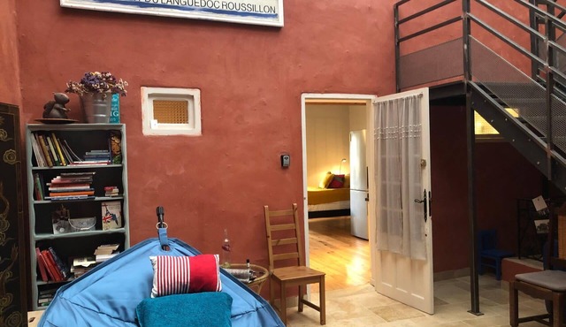 Lovely Limoux: office, AC, kitchenette, WIFI, TV