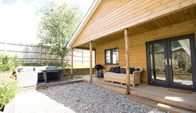 Lovely Lodge on one floor in Country setting