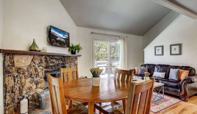 Lovely Loft w/Views | Walk to Heavenly | Sleeps 4