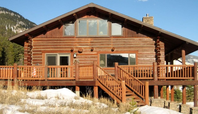 Lovely Log cabin in the heart of Big Sky