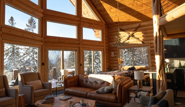 Lovely Log Home on 5 acres w/Unreal Views of Lake Superior, 1.6 mi to ski hill