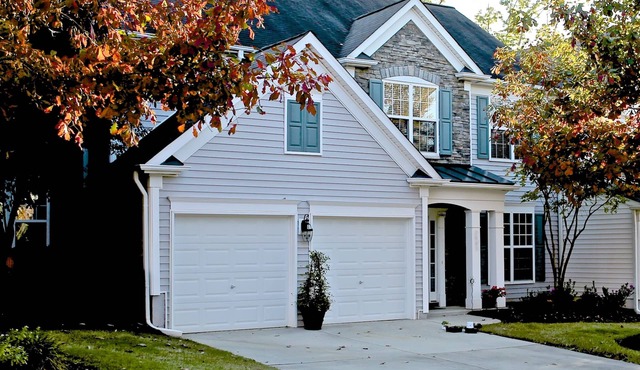 Lovely Long Lake Getaway! Peaceful & Private.1st Floor Master w/King size bed