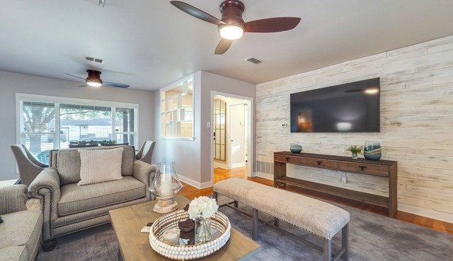 Lovely Lubbock Home w/Furnished Deck & Grill