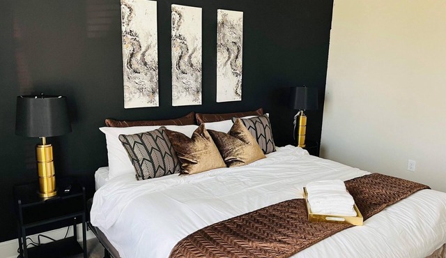 Lovely Luxe Stylish 1 Bedroom Suite