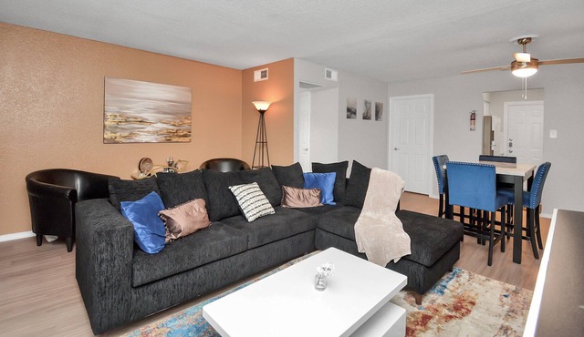 Lovely Luxury amenities 💜 near Galleria 🥰Turkey Leg Hut😊 Downtown